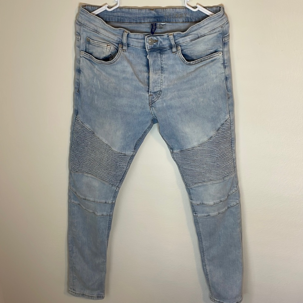 H&M DIVIDED Men’s Skinny Light Denim Jeans (size: 32)